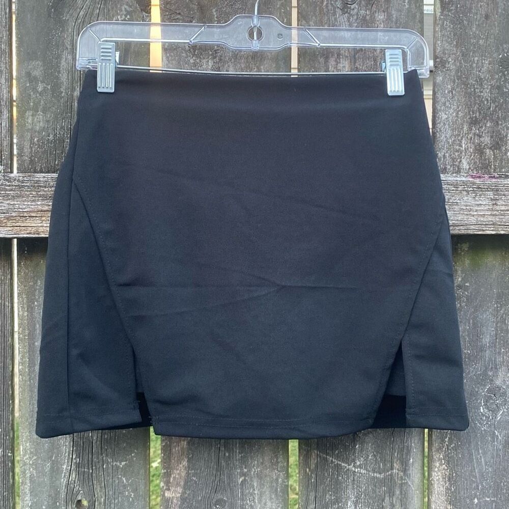 SHEIN Black Straight Mini Skort / XS